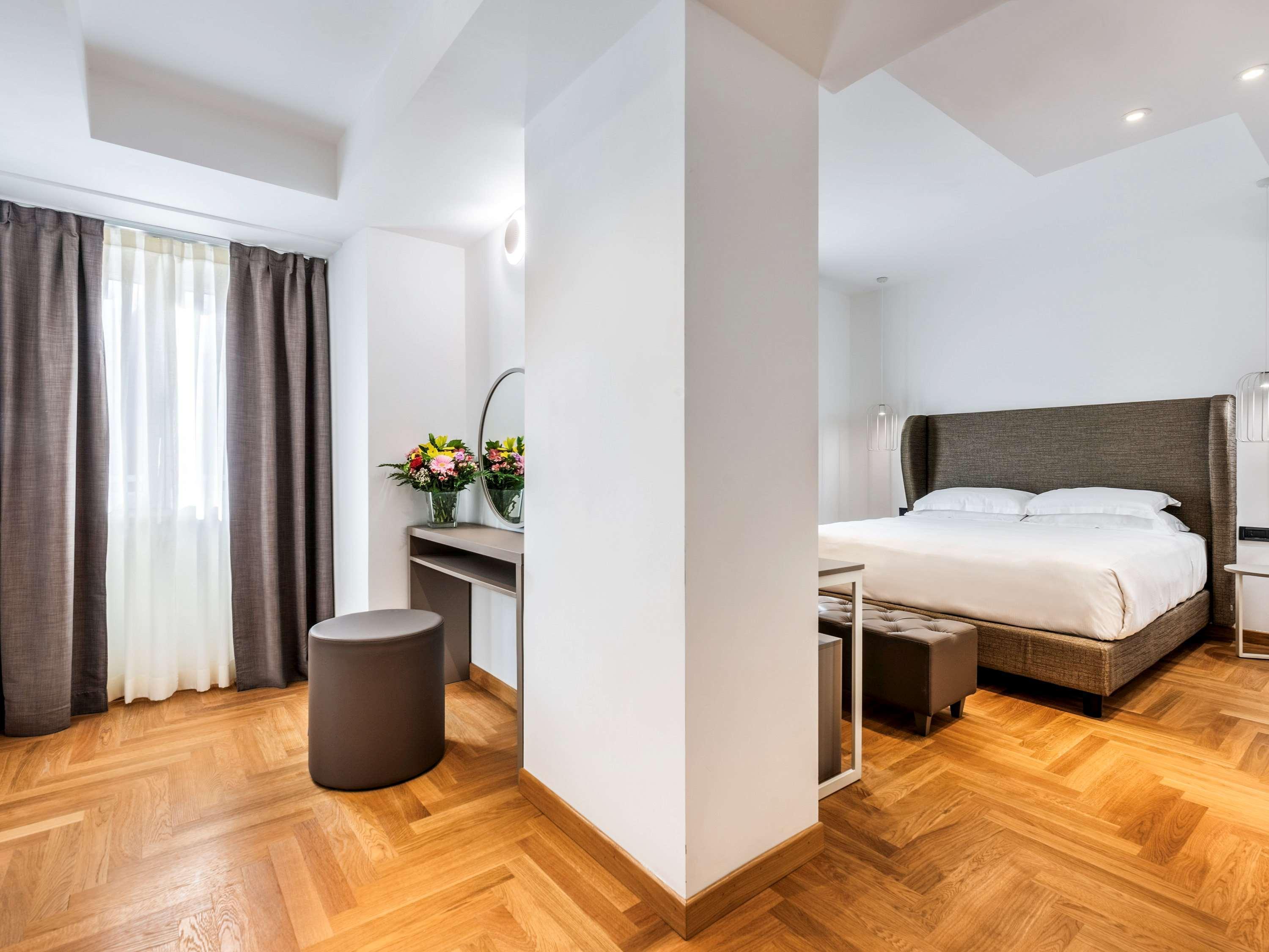 Mercure Roma Centro Termini Esterno foto