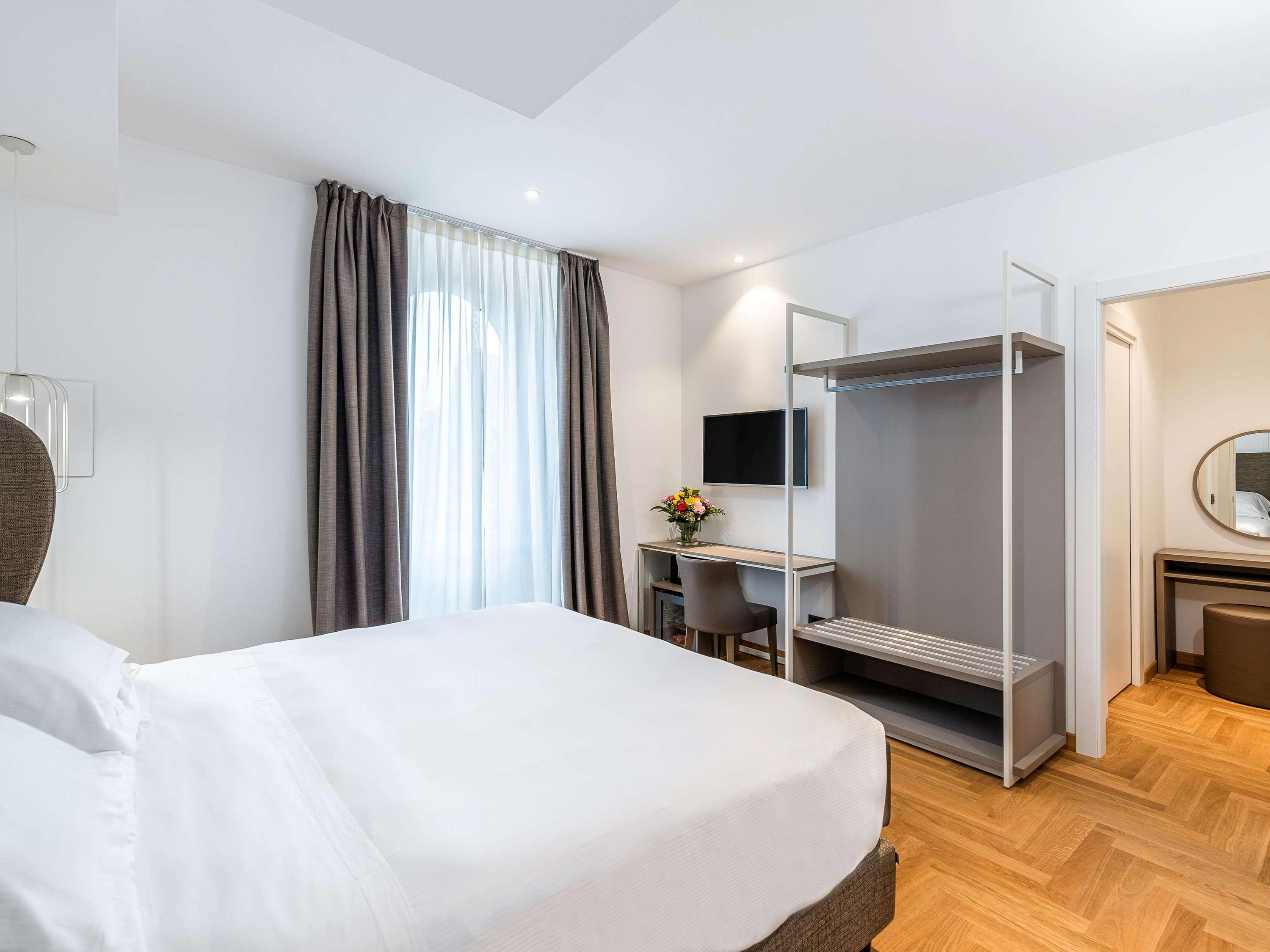 Mercure Roma Centro Termini Esterno foto