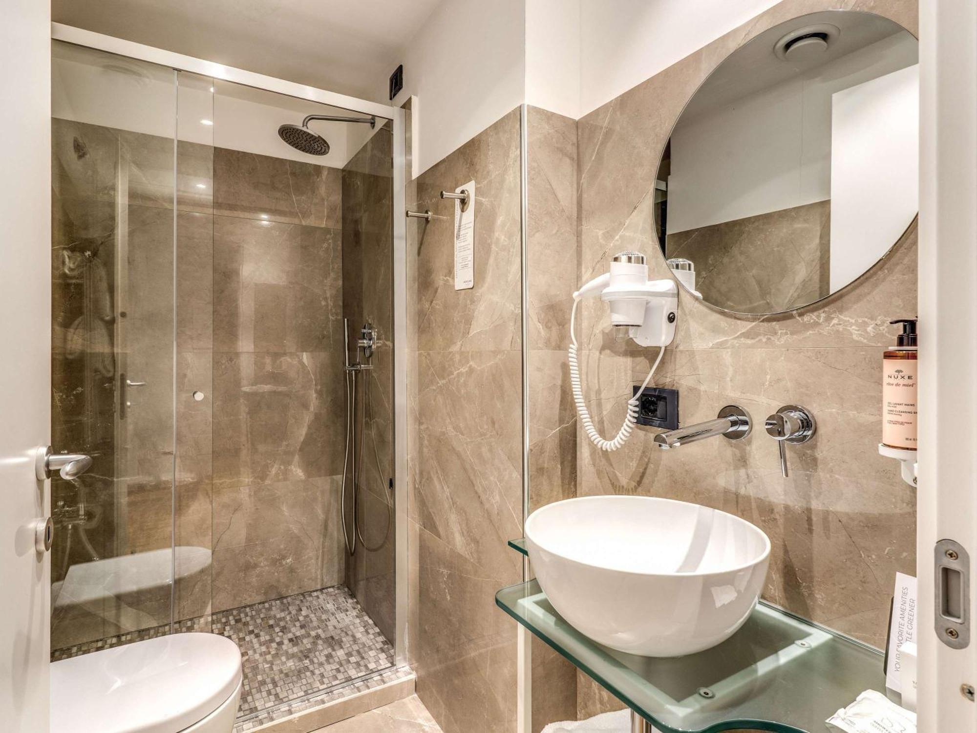 Mercure Roma Centro Termini Esterno foto