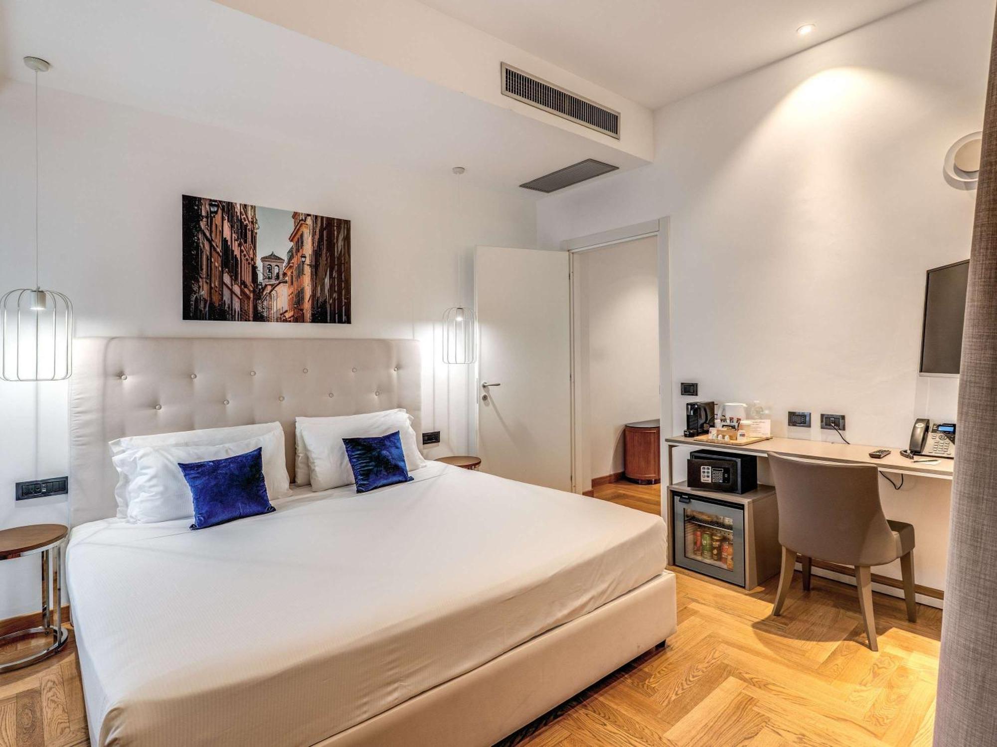Mercure Roma Centro Termini Esterno foto