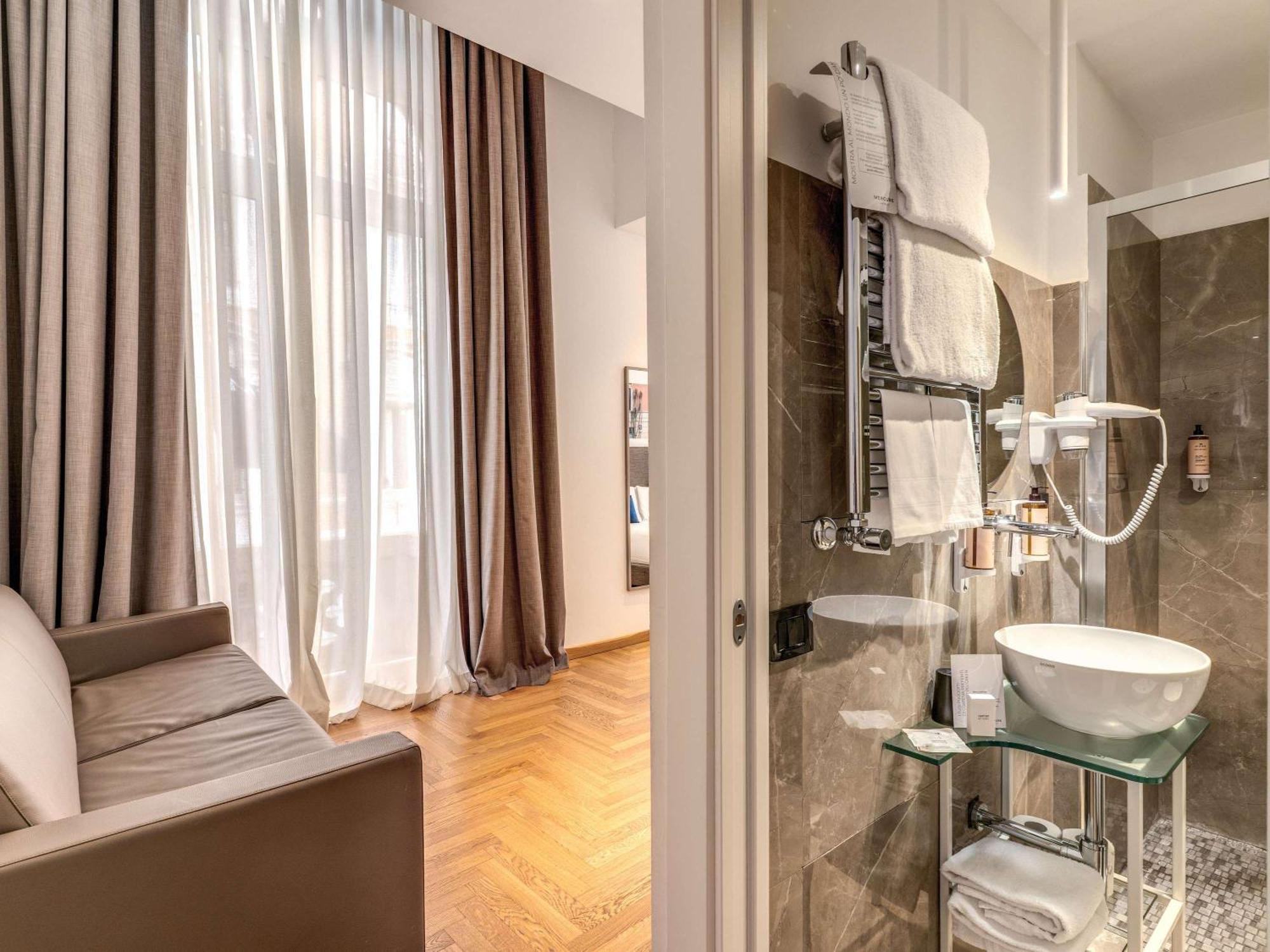 Mercure Roma Centro Termini Esterno foto