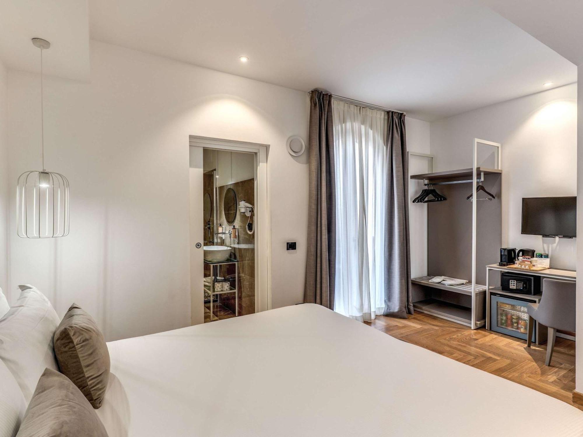 Mercure Roma Centro Termini Esterno foto