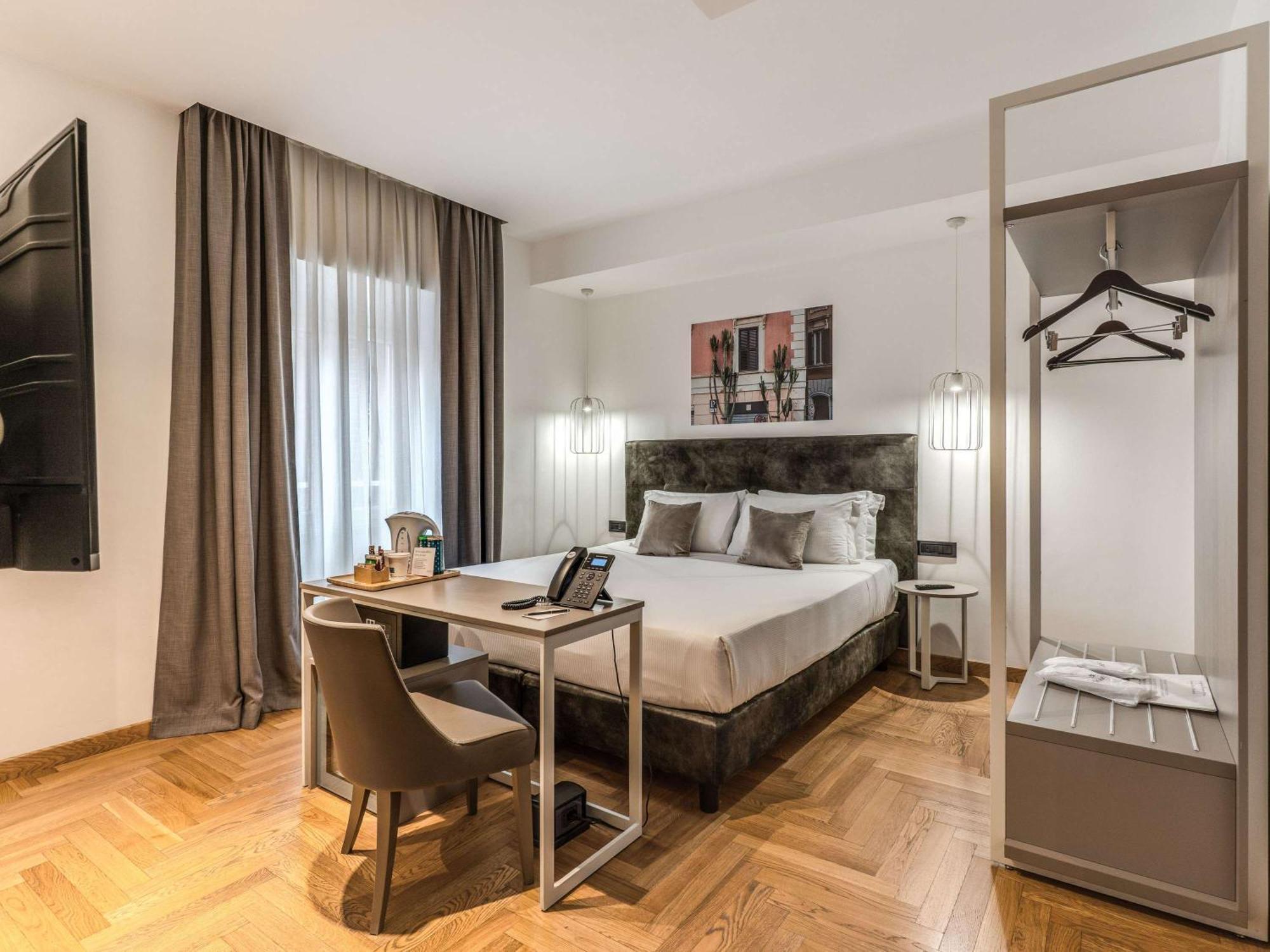 Mercure Roma Centro Termini Esterno foto
