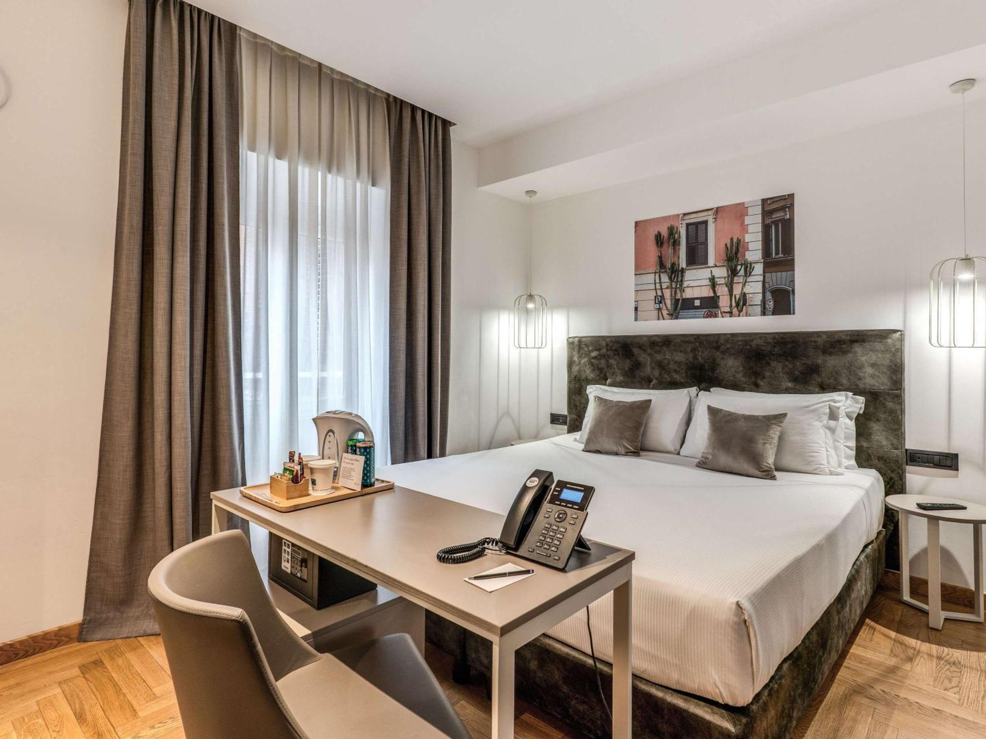 Mercure Roma Centro Termini Esterno foto