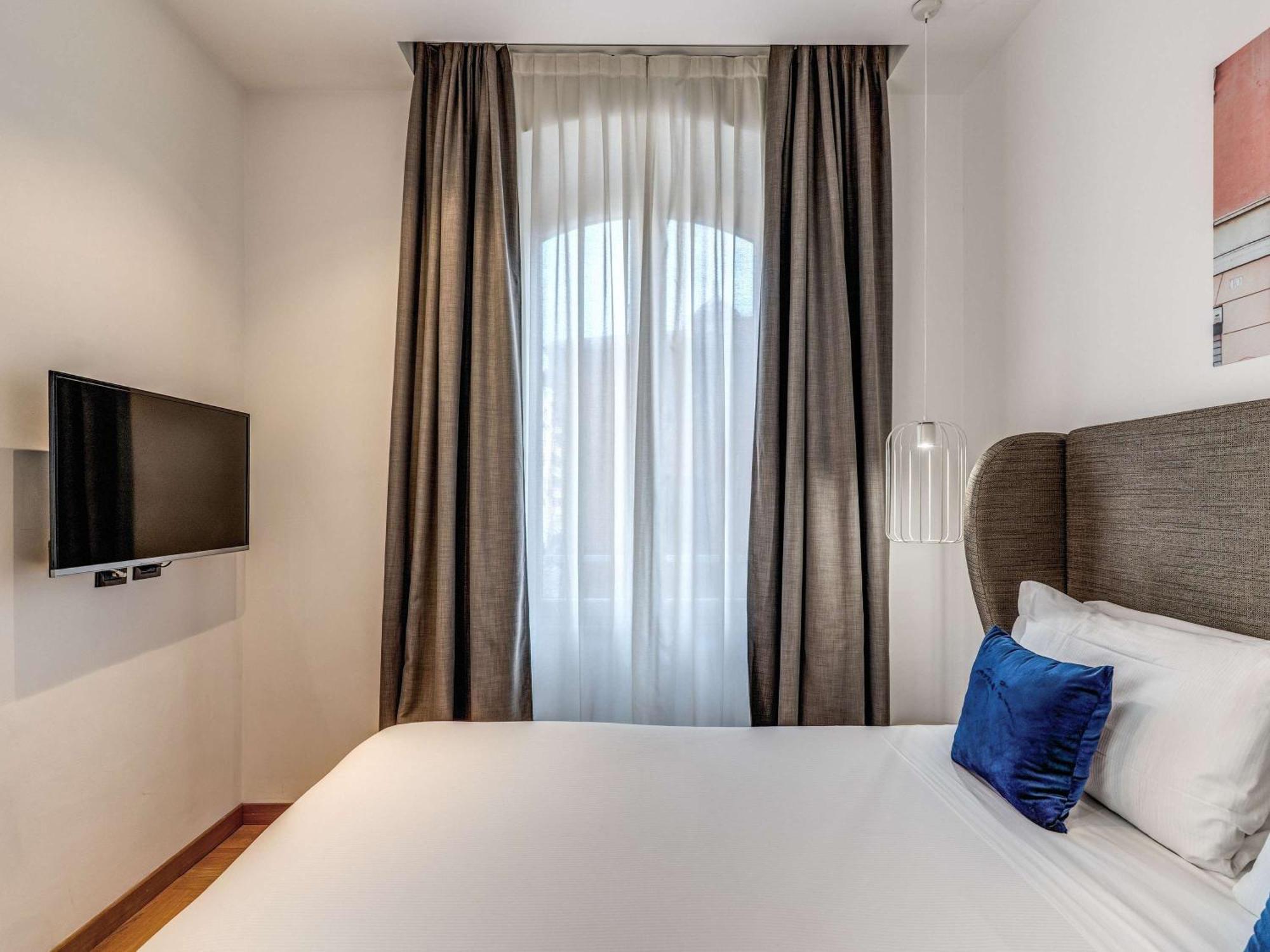 Mercure Roma Centro Termini Esterno foto